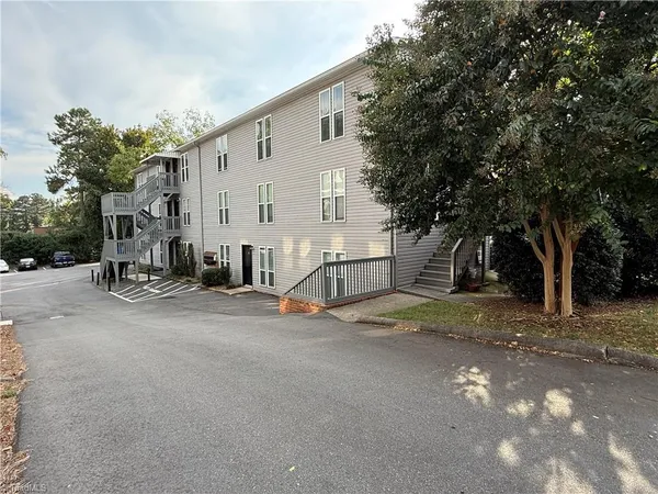 $945 | 1426 Glade Street Northwest, Unit 6, Winston-Salem, NC 27101