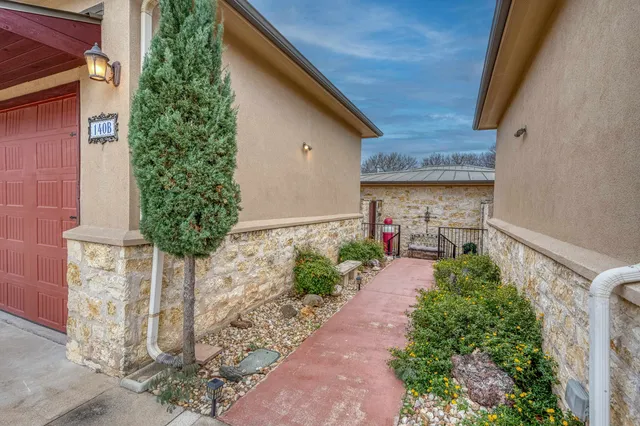 $395,000 | 140 B Uplift, Horseshoe Bay, TX 78657