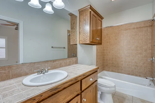 $395,000 | 140 B Uplift, Horseshoe Bay, TX 78657