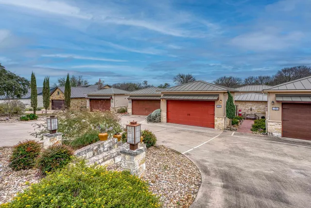 $395,000 | 140 B Uplift, Horseshoe Bay, TX 78657