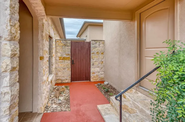 $395,000 | 140 B Uplift, Horseshoe Bay, TX 78657