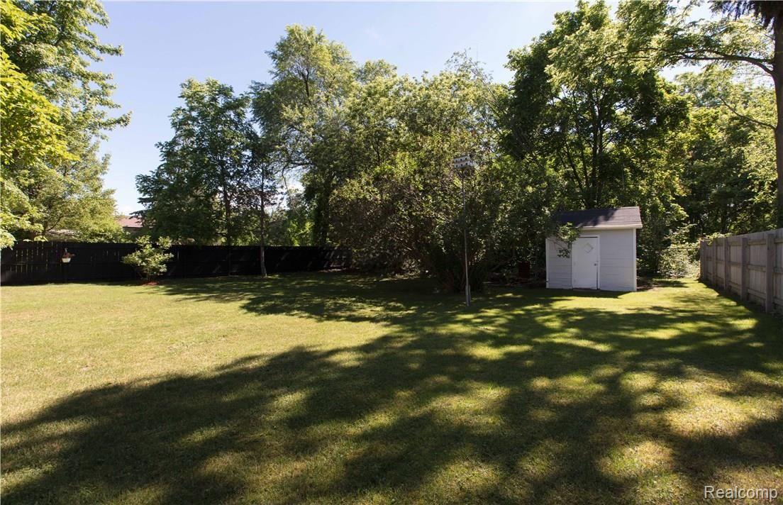 11397 Main Road Fenton, MI 48430 - Photo 41 of 45 Stamm (28 of 32).jpg