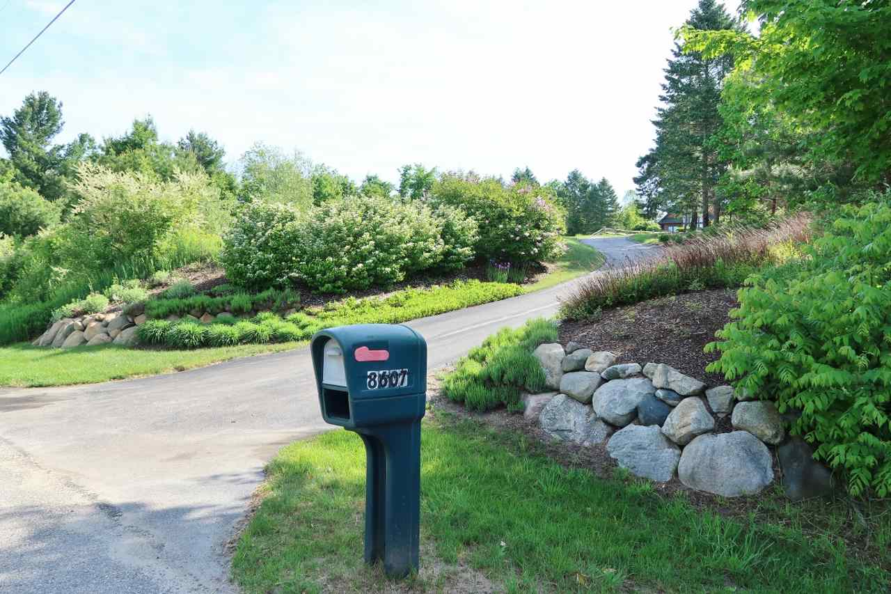 8607 South Lakeview Road Traverse City, MI 49684 - Photo 6 of 59 1847876-5.JPG