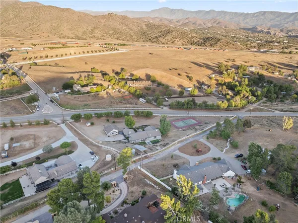 $1,338,500 | 34037 Agua Dulce Canyon Road, Agua Dulce, CA 91390