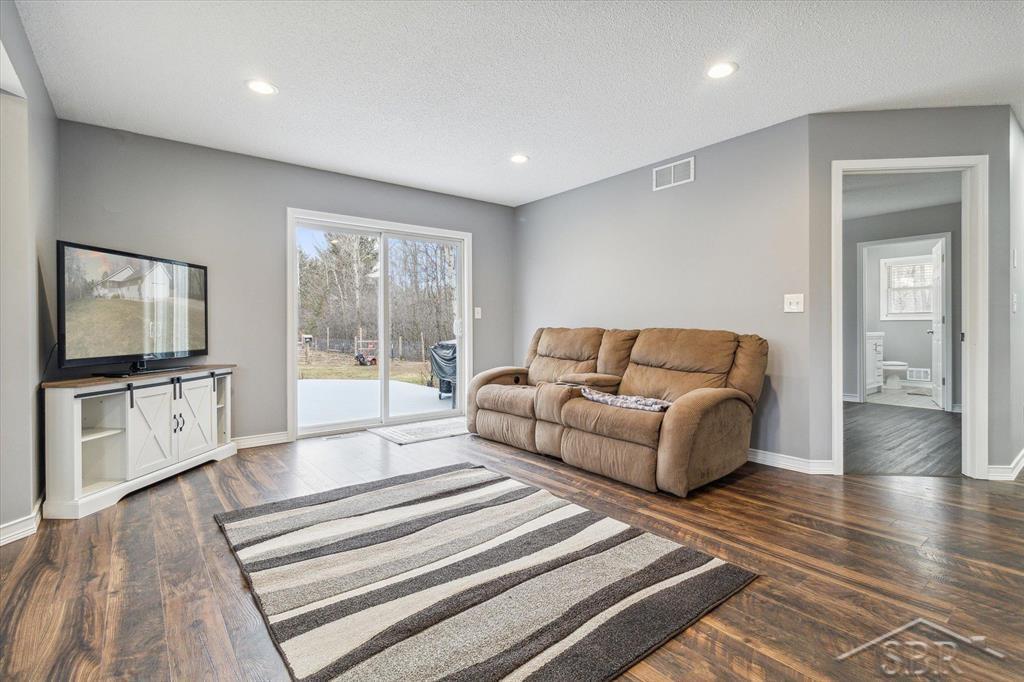 3959 Briar Lane Rhodes, MI 48652 - Photo 5 of 52