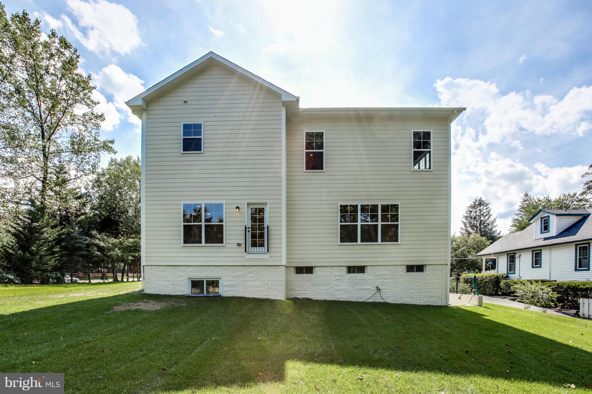 2735 Hidden Road Vienna, VA 22181 - Photo 29 of 30 Exterior (Rear)