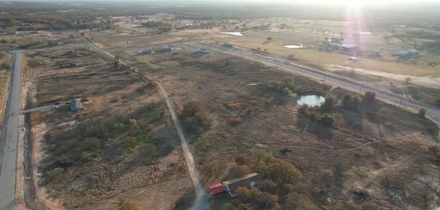 $335,000 | 2004 Buffet Way, Poolville, TX 76487