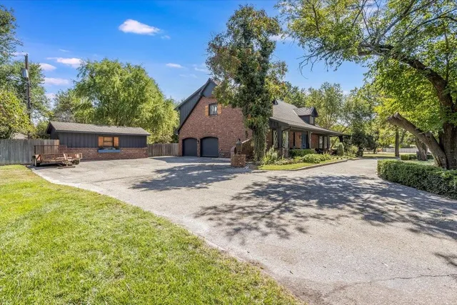 $559,900 | 2220 McLean North, Wichita, KS 67204