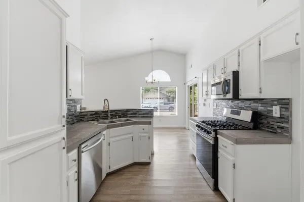 $389,900 | 1515 Morgan Drive, Kingsburg, CA 93631