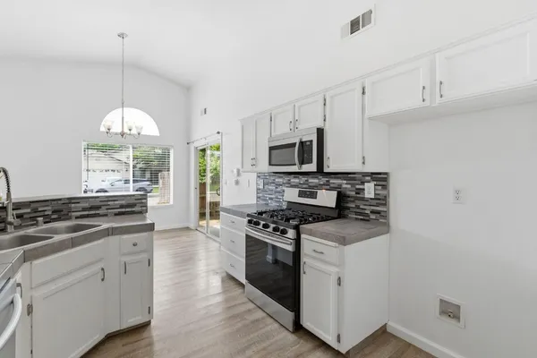 $389,900 | 1515 Morgan Drive, Kingsburg, CA 93631