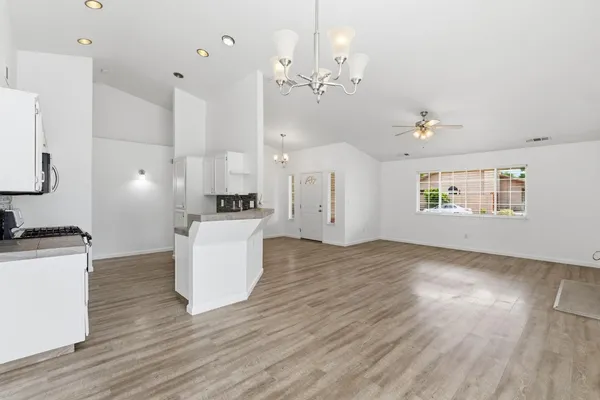 $389,900 | 1515 Morgan Drive, Kingsburg, CA 93631