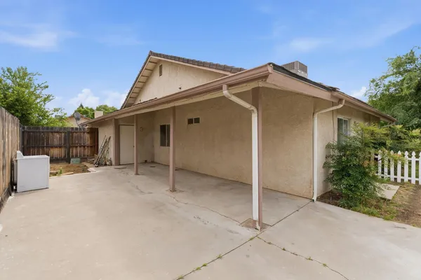 $389,900 | 1515 Morgan Drive, Kingsburg, CA 93631