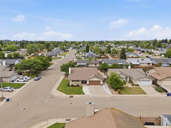 $389,900 | 1515 Morgan Drive, Kingsburg, CA 93631