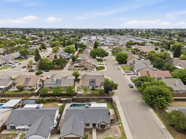 $389,900 | 1515 Morgan Drive, Kingsburg, CA 93631