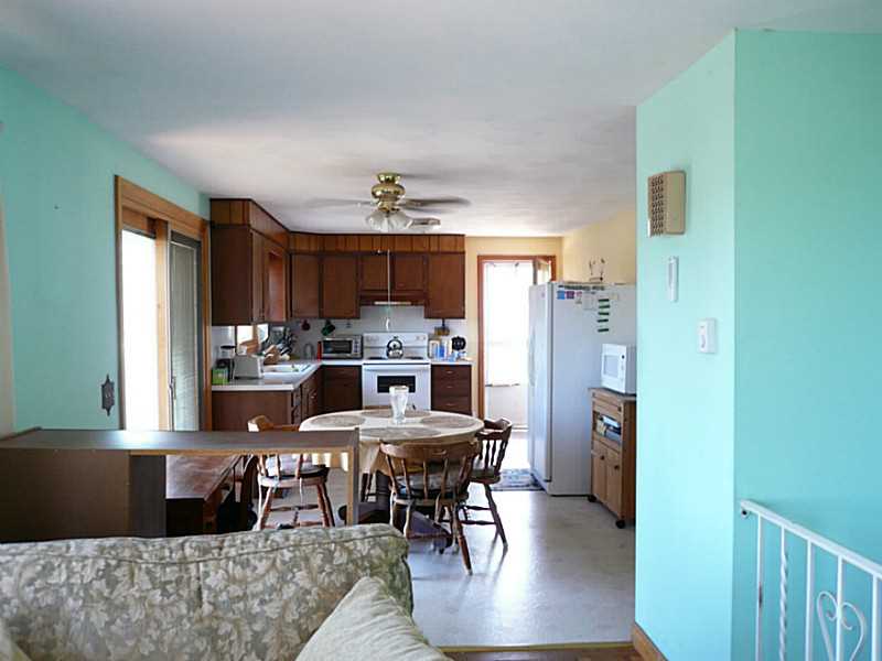 32 Algonquin Road Narragansett, RI 02882 - Photo 6 of 17 Dining Area.
