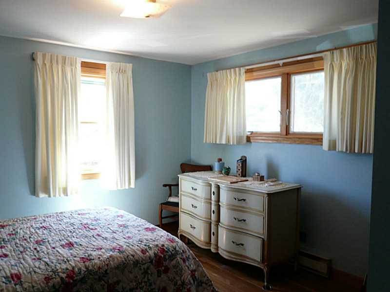 32 Algonquin Road Narragansett, RI 02882 - Photo 9 of 17 Bedroom.