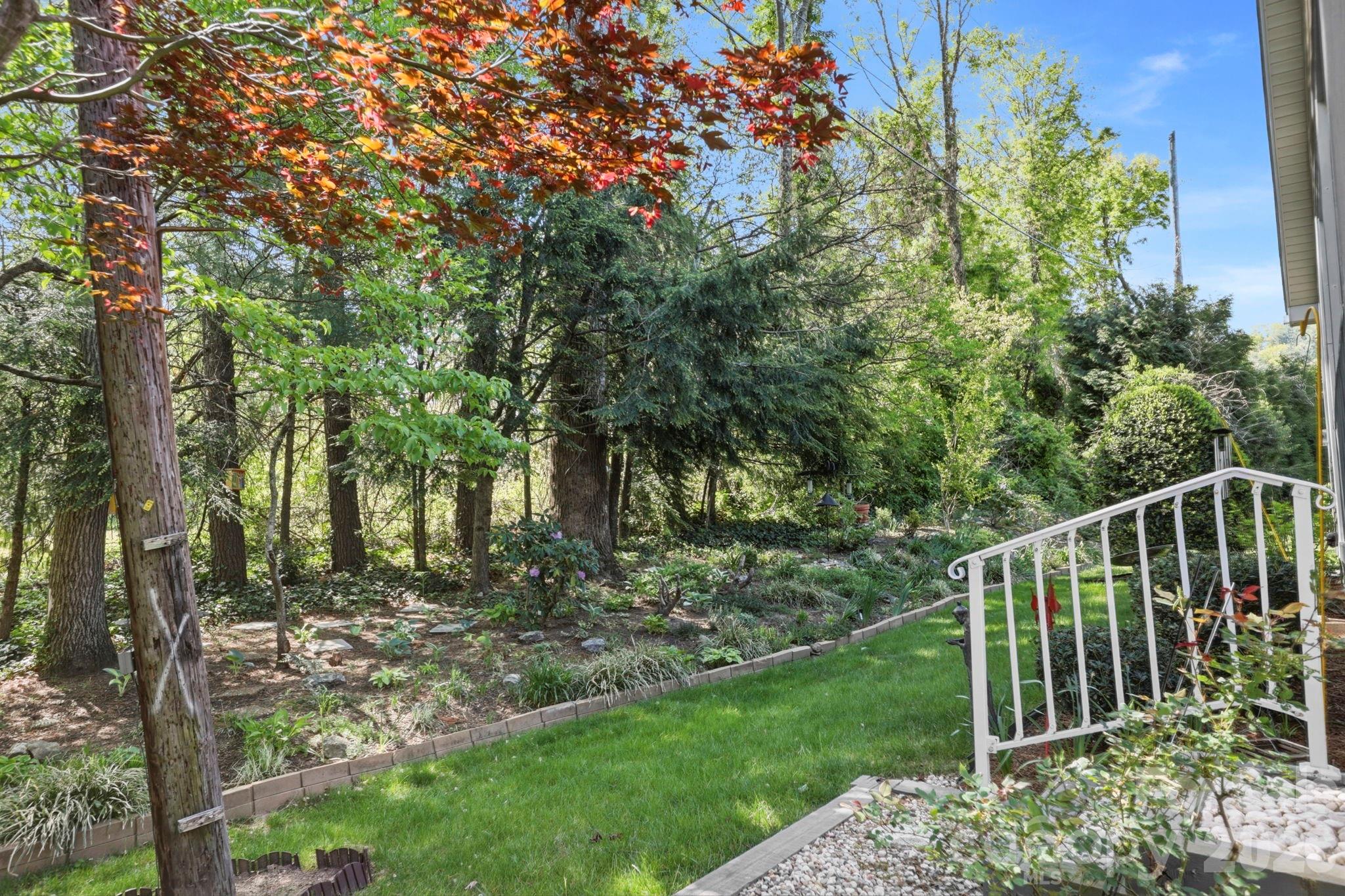 45 Shaws Creek Farm Road Hendersonville, NC 28739 - Photo 2 of 27