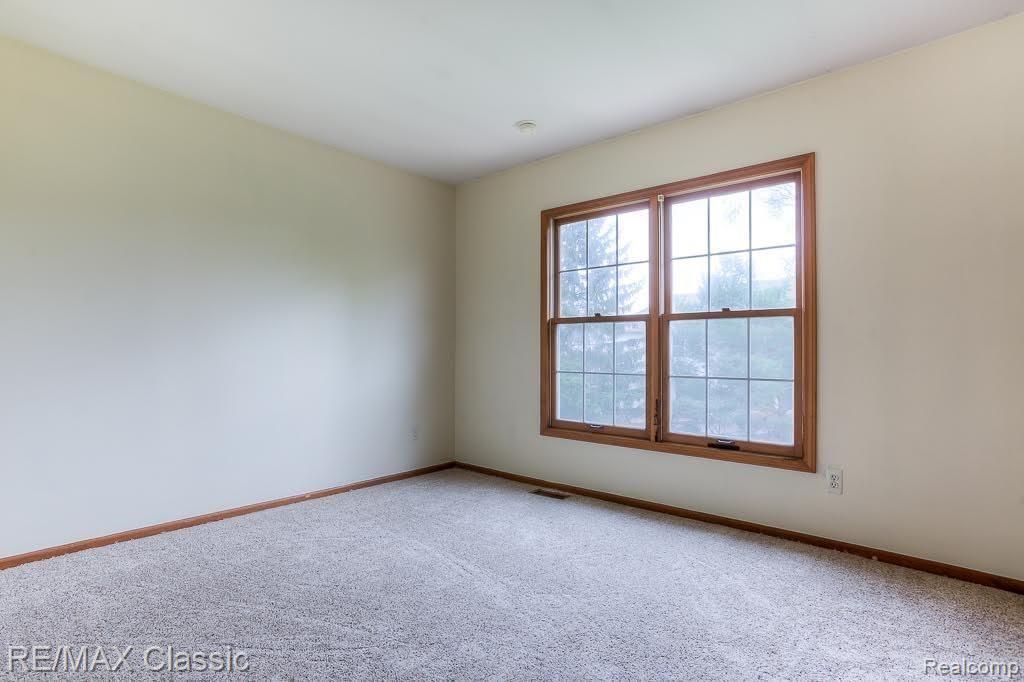 45031 Glengarry Road Canton, MI 48188 - Photo 14 of 20 glen20.jpg