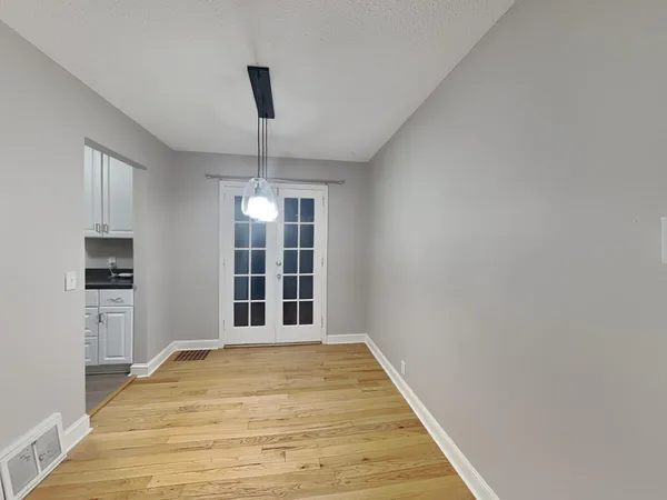 $2,689 | 2942 Zenith Avenue North, Robbinsdale, MN 55422