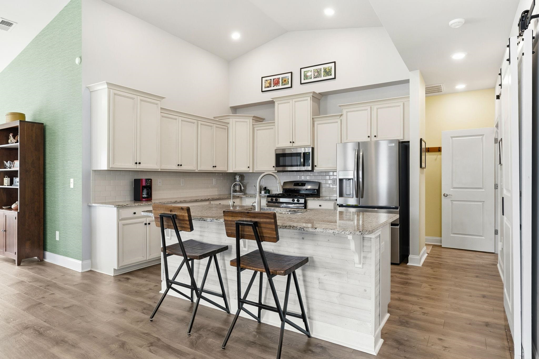 213 Sherwood Drive Murrells Inlet, SC 29576 - Photo 4 of 43