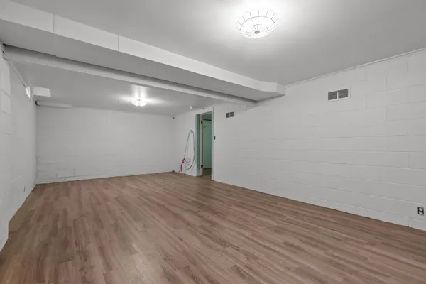 $265,000 | 1 South Brokaw Place, Appleton, WI 54911