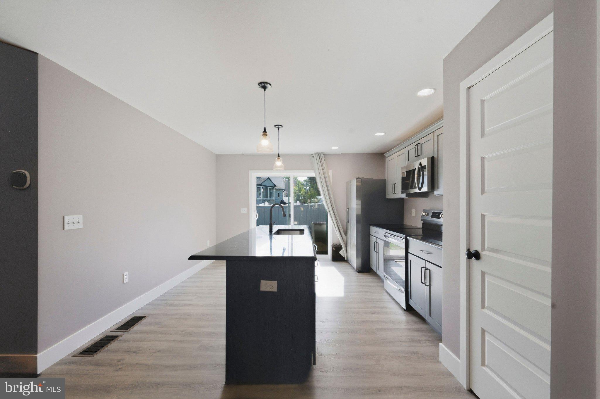 408 Hensley Street Lititz, PA 17543 - Photo 3 of 15 Gallery Image 3