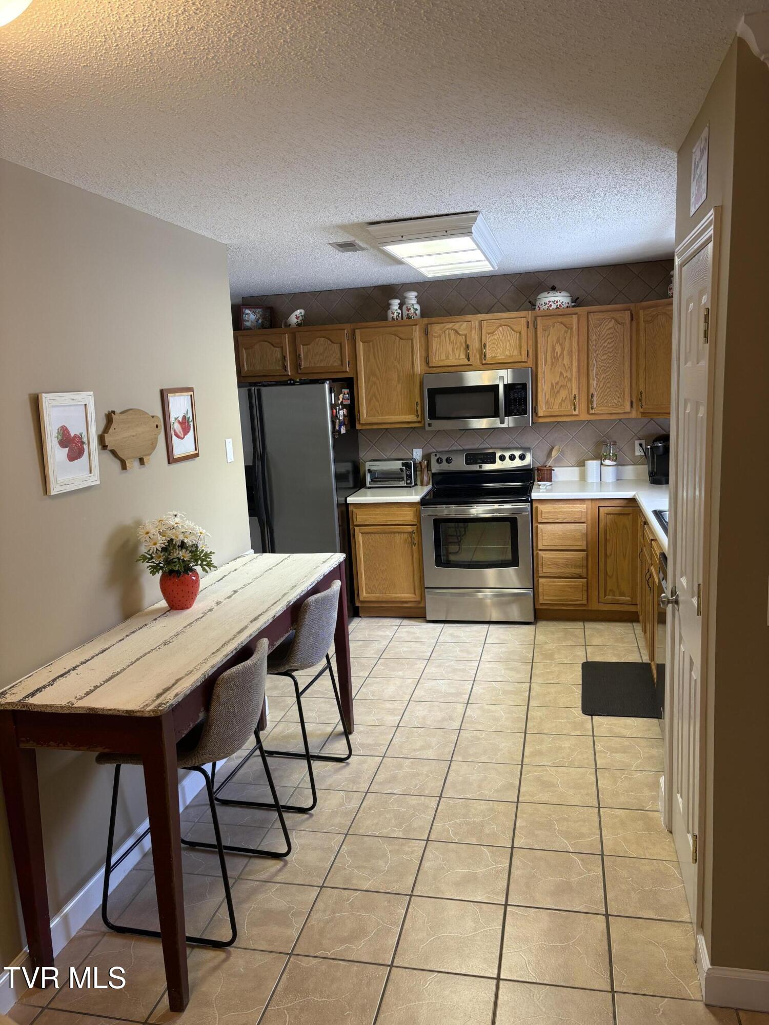 2101 Cherokee Road, Unit 7 Johnson City, TN 37604 - Photo 8 of 41 IMG_8587