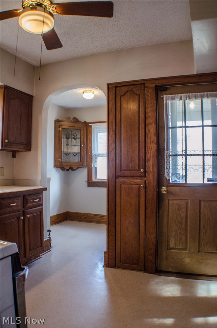 1123 Berwin Street Akron, OH 44310 - Photo 12 of 34 Breakfast nook