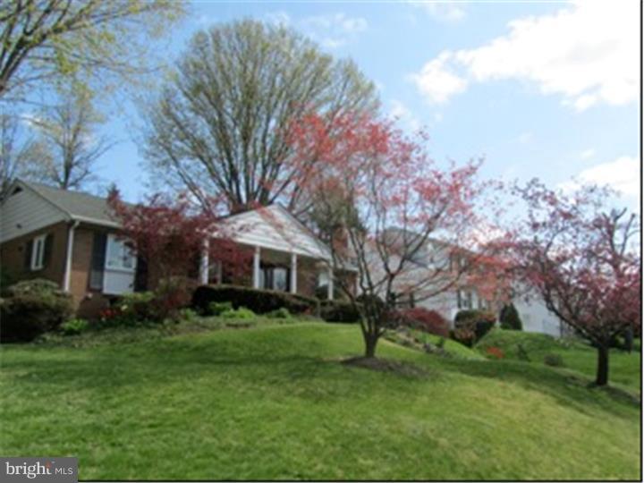 328 Hemlock Lane Springfield, PA 19064 - Photo 1 of 24 Exterior