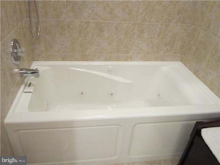 328 Hemlock Lane Springfield, PA 19064 - Photo 12 of 24 Bathroom