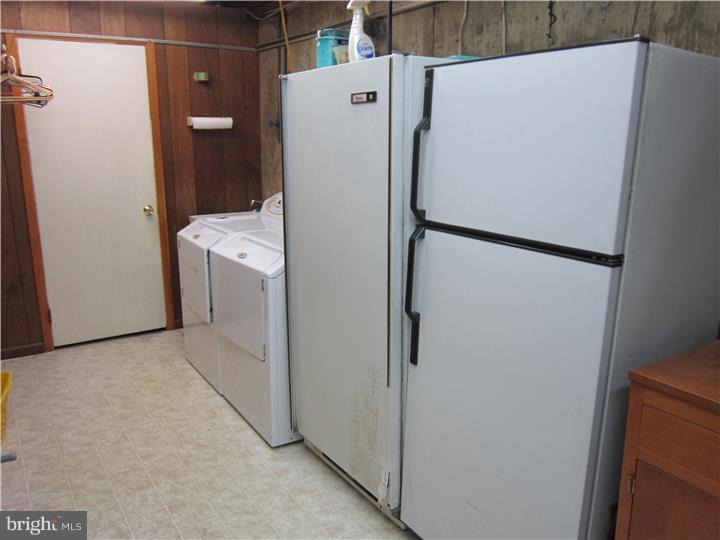 328 Hemlock Lane Springfield, PA 19064 - Photo 21 of 24 Laundry Room