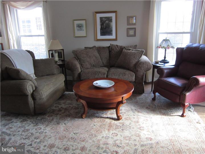 328 Hemlock Lane Springfield, PA 19064 - Photo 9 of 24 Living Room
