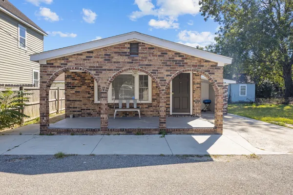 $2,350 | 2023 Four Mile Lane, Charleston, SC 29405