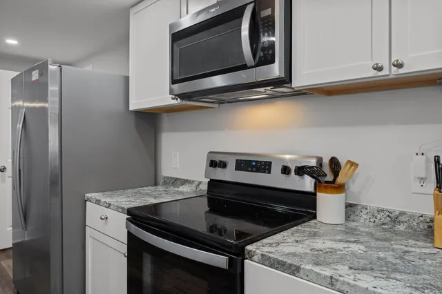 $2,699 | 2023 Four Mile Lane, Charleston, SC 29405