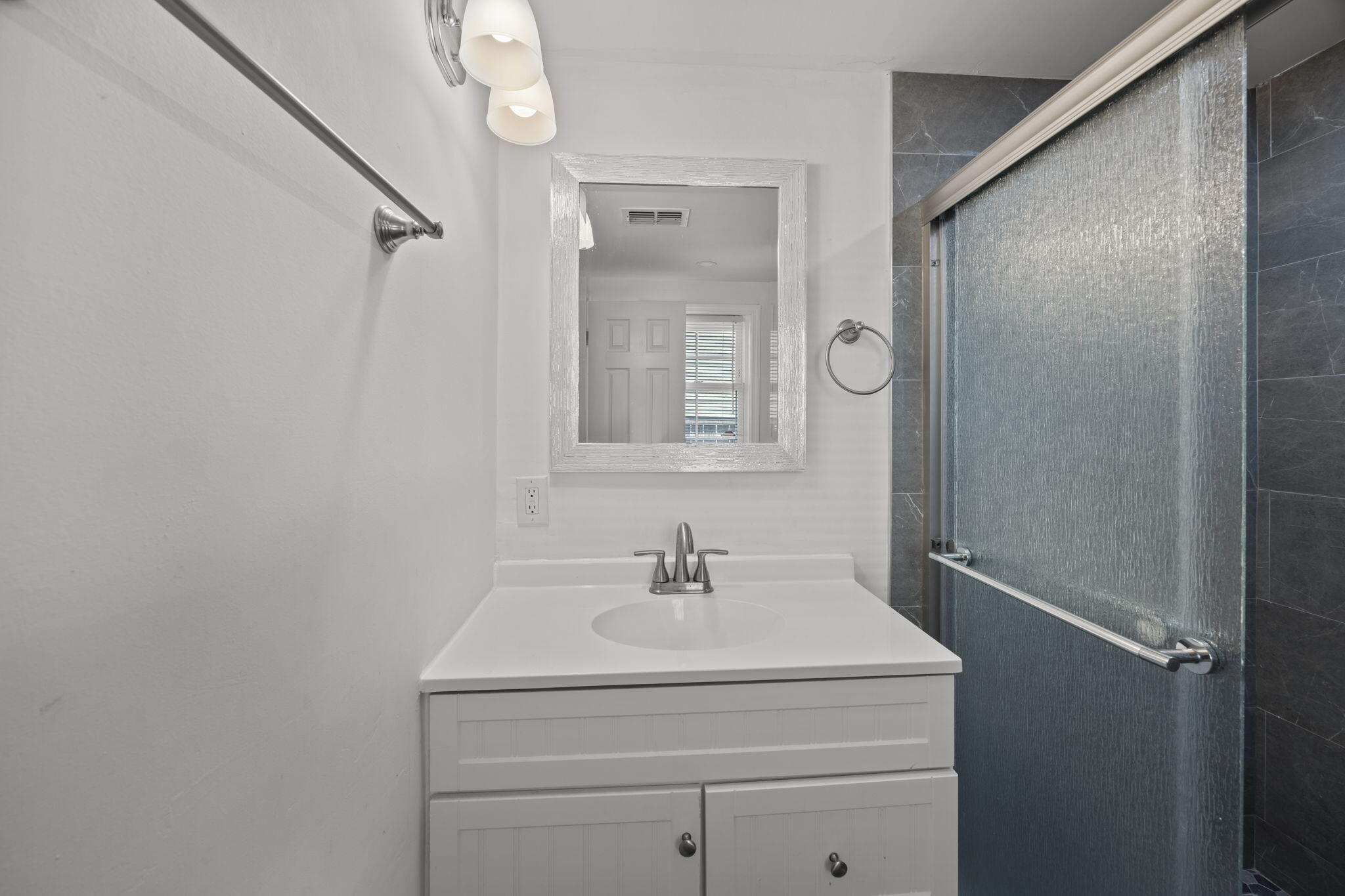 2023 Four Mile Lane Charleston, SC 29405 - Photo 20 of 41 32-web-or-mls-470A1746