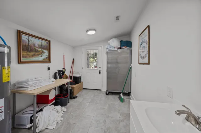 $2,699 | 2023 Four Mile Lane, Charleston, SC 29405