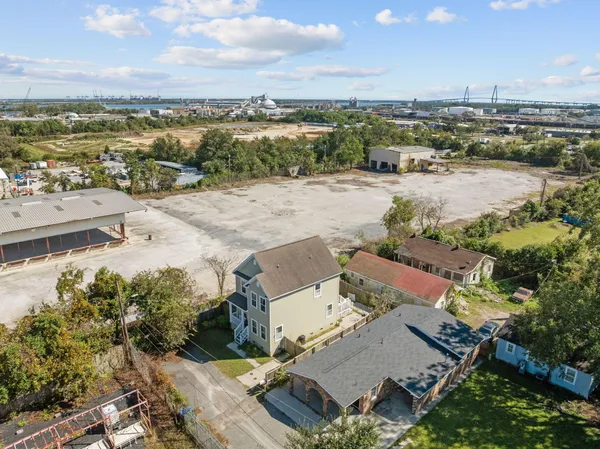 $2,350 | 2023 Four Mile Lane, Charleston, SC 29405