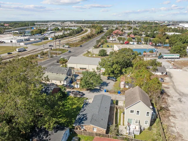 $2,699 | 2023 Four Mile Lane, Charleston, SC 29405