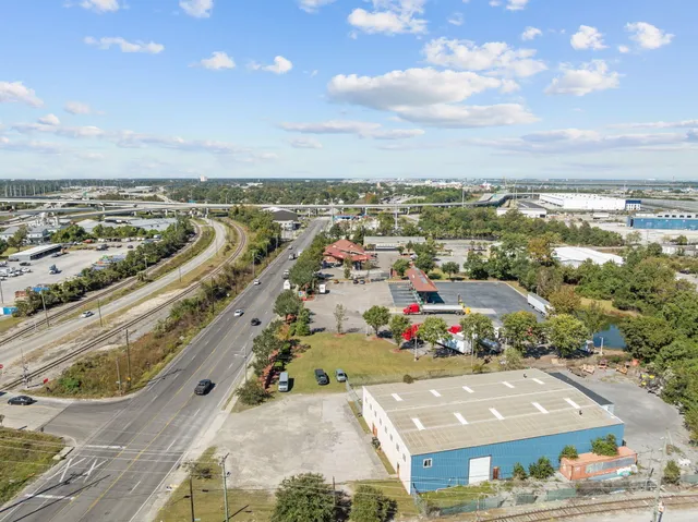 $2,699 | 2023 Four Mile Lane, Charleston, SC 29405