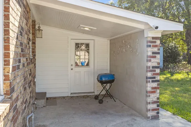 $2,699 | 2023 Four Mile Lane, Charleston, SC 29405