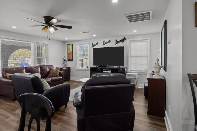 $2,699 | 2023 Four Mile Lane, Charleston, SC 29405