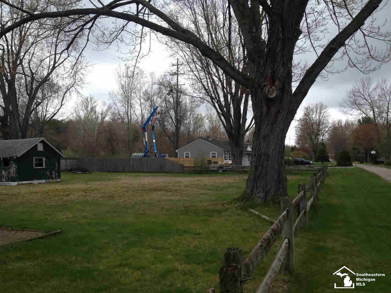 3668 Consear Road Lambertville, MI 48144 - Photo 16 of 17 HUGE YARD