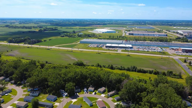 $3,995,000 | 1-3xx Lakeville Boulevard, Lakeville, MN 55044