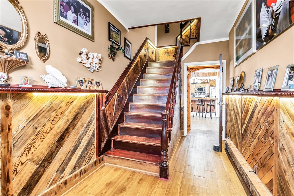 83 Haverhill Street Lawrence, MA 01840 - Photo 3 of 16