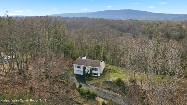 $413,000 | 8 Robbins Lane, Saugerties, NY 12477