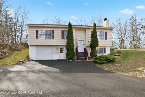 $413,000 | 8 Robbins Lane, Saugerties, NY 12477