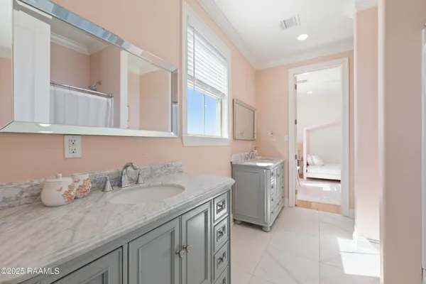 $625,000 | 1044 The Lake Drive, Broussard, LA 70518