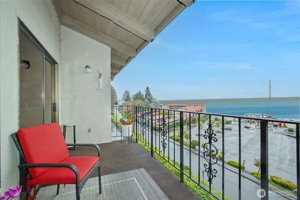 $825,000 | 28313 Redondo Way South, Unit 310, Des Moines, WA 98198