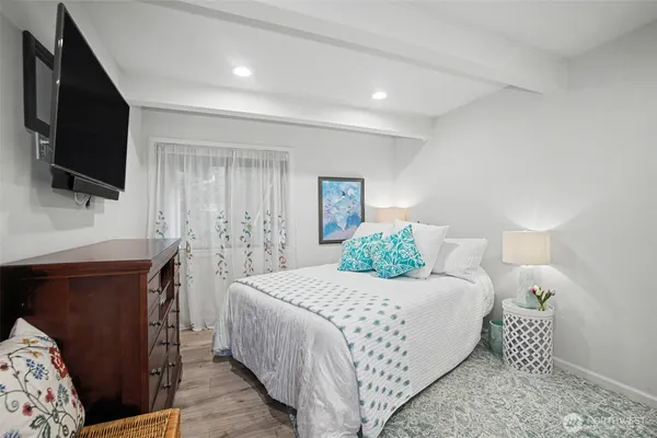 $825,000 | 28313 Redondo Way South, Unit 310, Des Moines, WA 98198