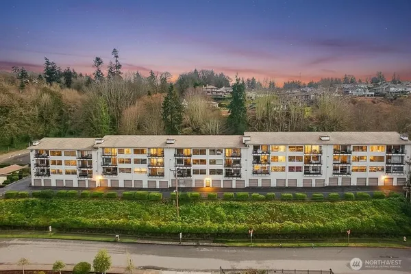 $825,000 | 28313 Redondo Way South, Unit 310, Des Moines, WA 98198